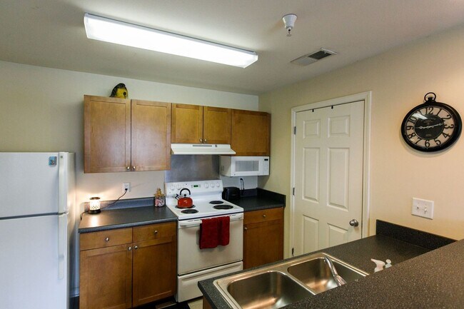 Building Photo - 100 Yellowstone Dr