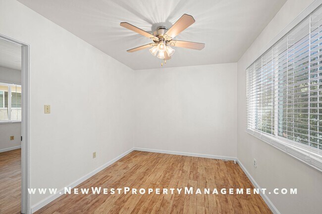 Building Photo - 547 22nd St