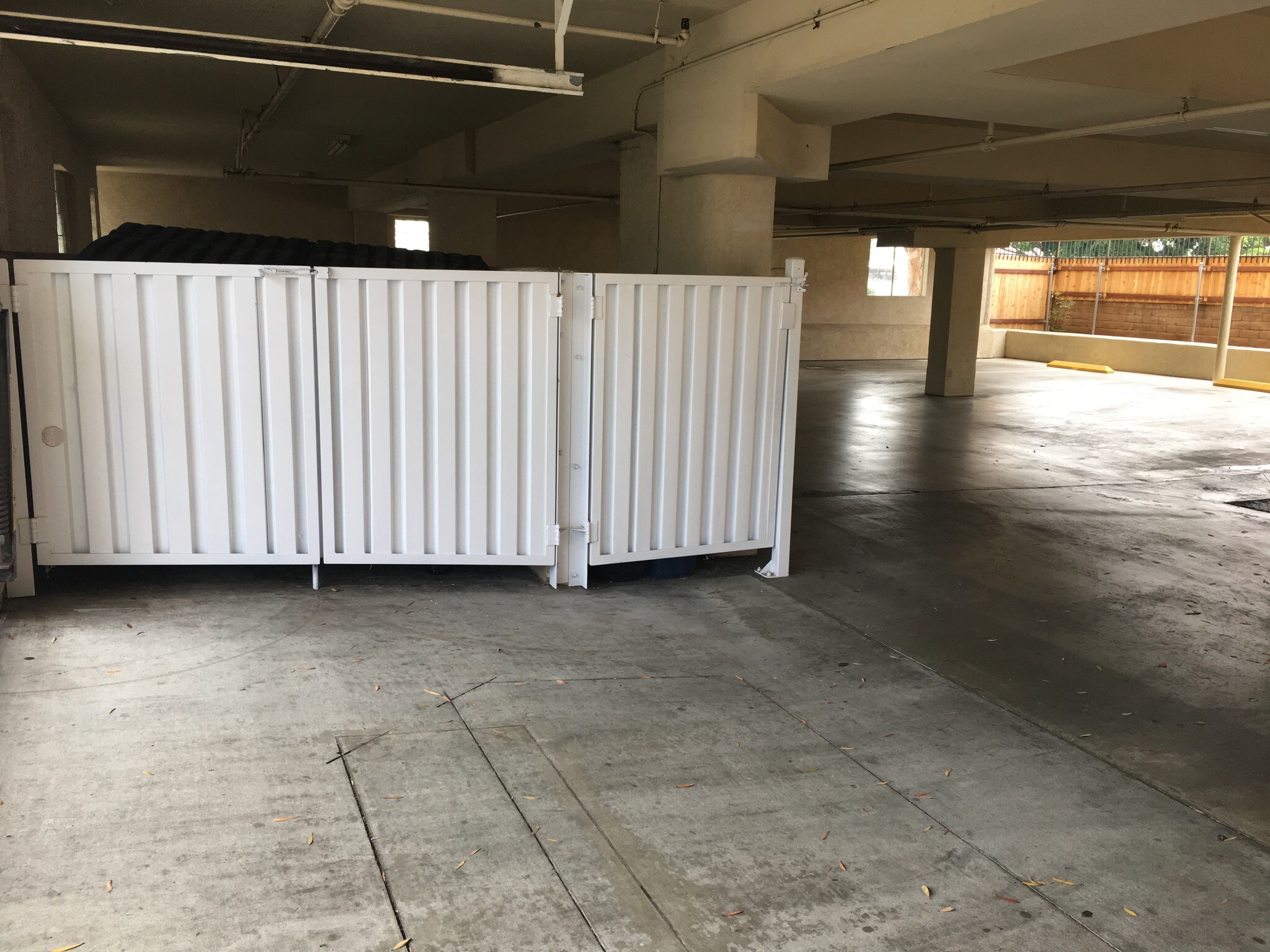 GARBAGE AND RECYCLING - 775 9th St
