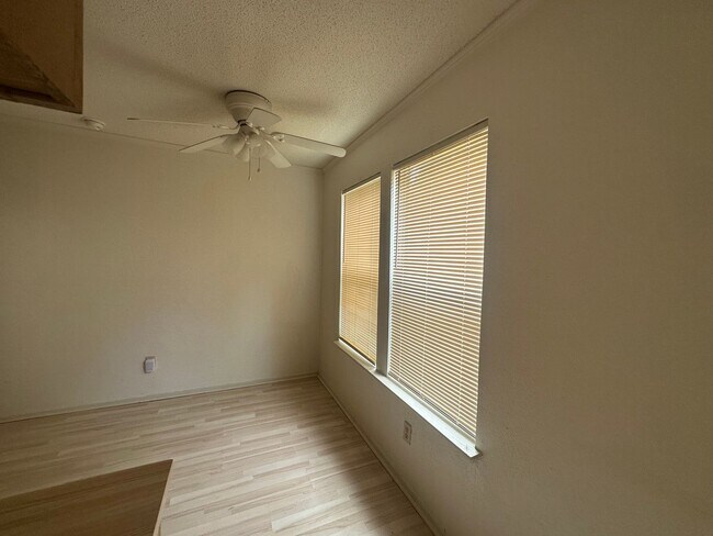 Building Photo - 1 BED 1 BATH IN AUSTIN TX!