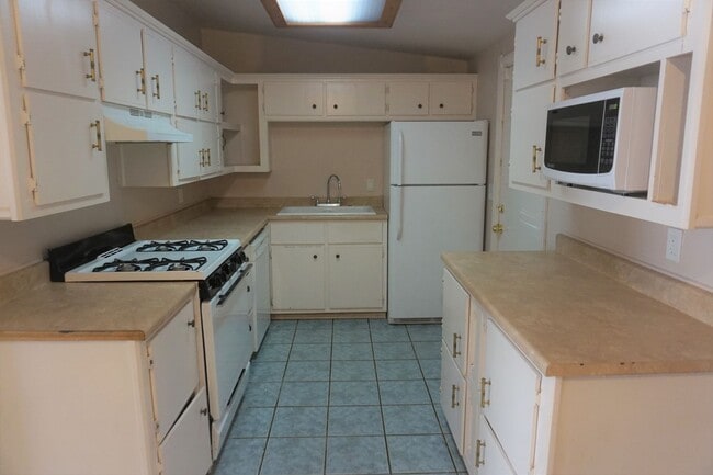 Building Photo - Close to Fort Huachuca