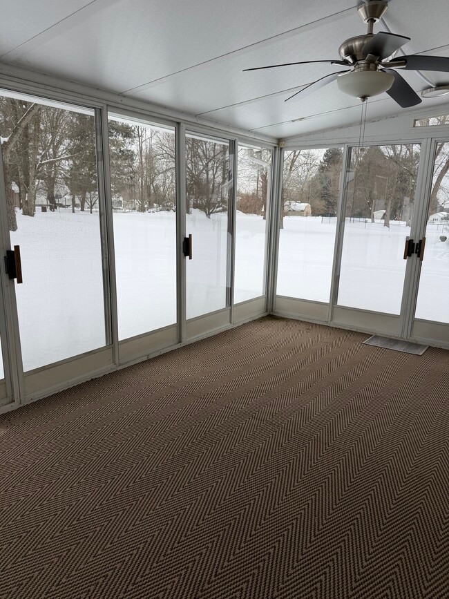 Building Photo - 26 E Oakwood Wy