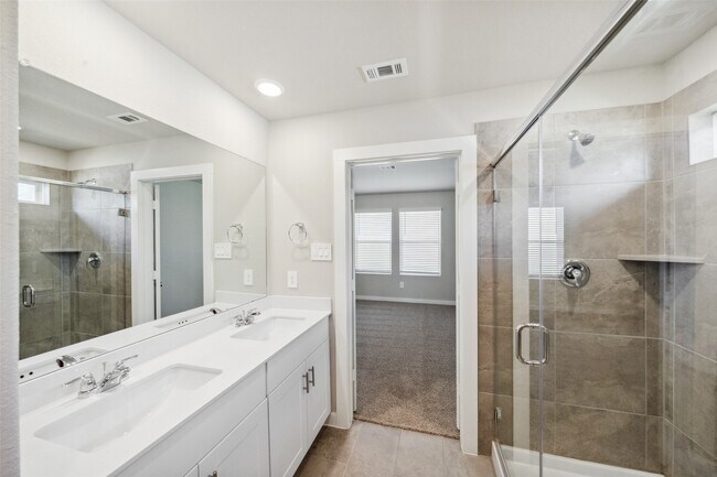 Building Photo - 1666 Shae Oak Ln