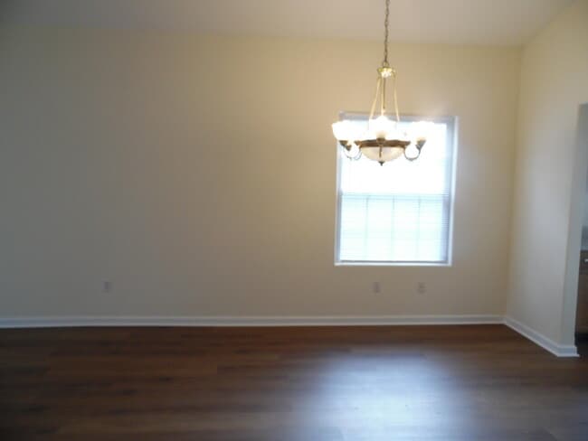 Building Photo - 3005 Roundway Down Ln