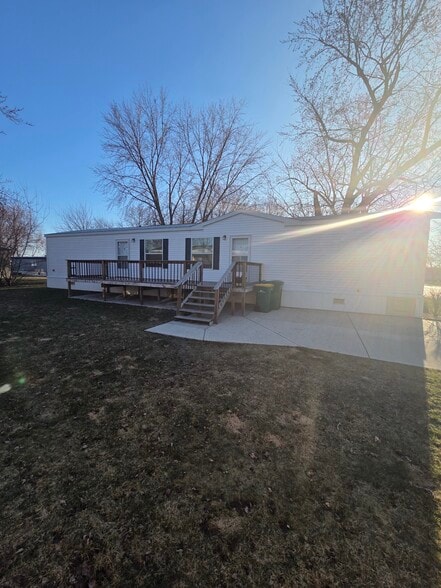 Building Photo - 103 Oak Ave