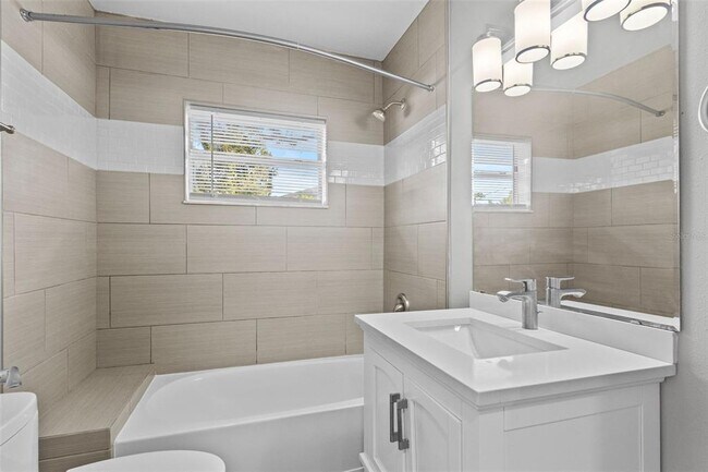 Building Photo - 2302 S Thixton Ct