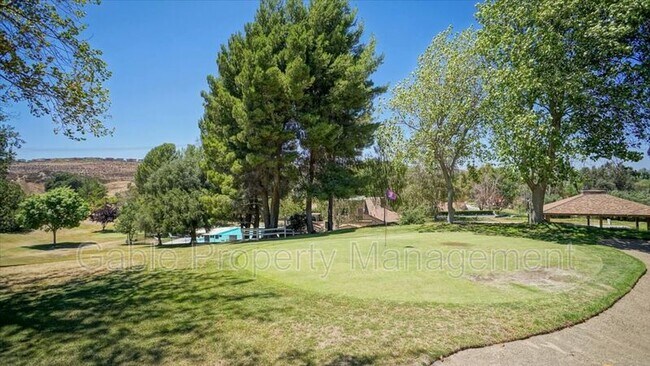 Building Photo - 26136 Rainbow Glen Dr