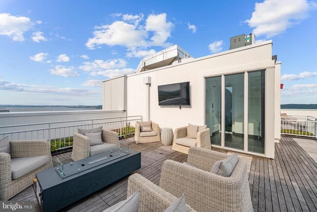 Building Photo - 925 N Fairfax St