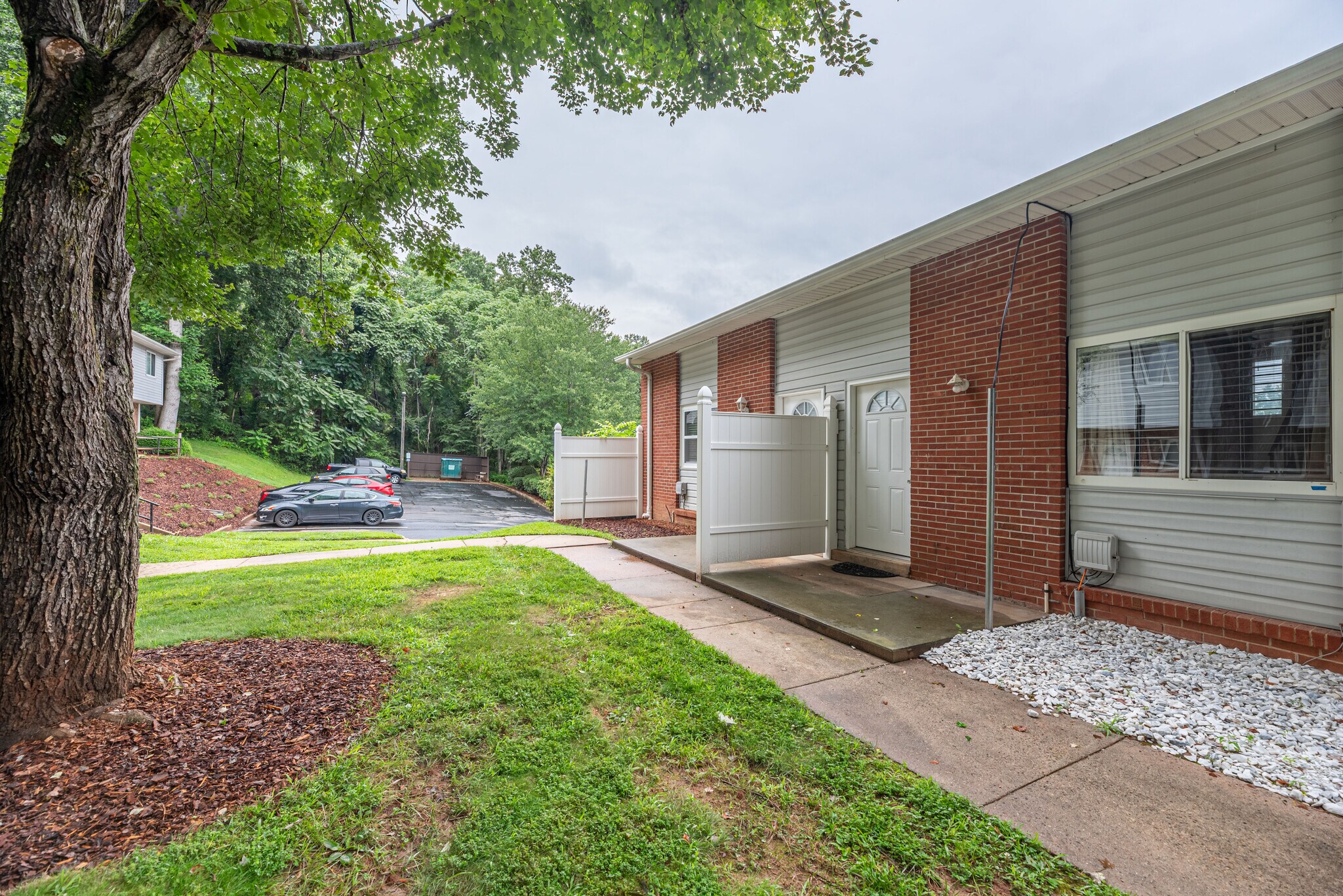 Back view - 41 Beri Dr