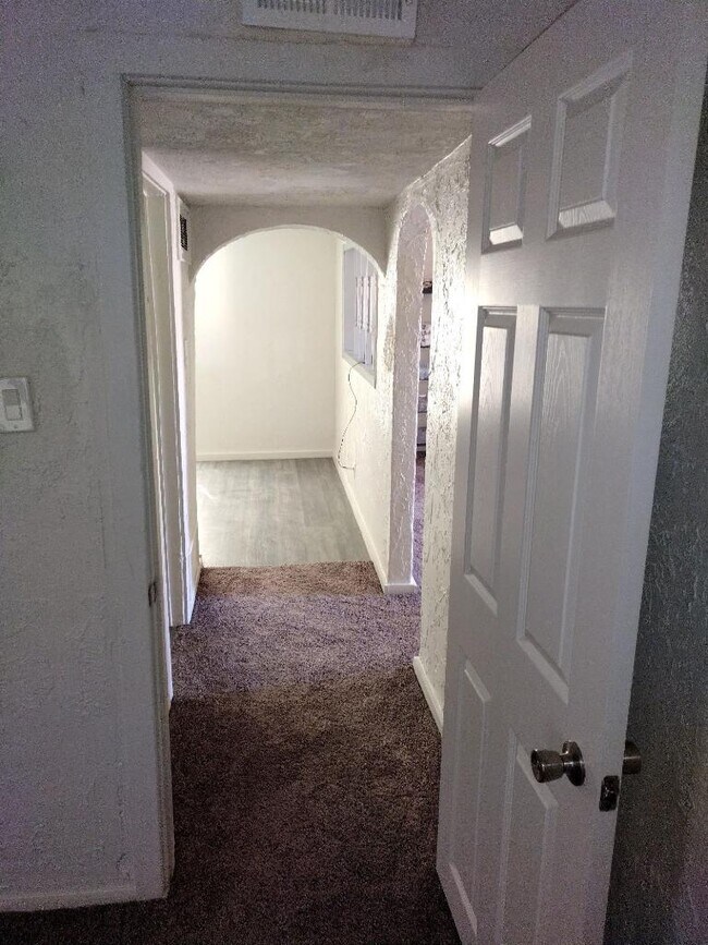 Building Photo - 580 Chula Vista St