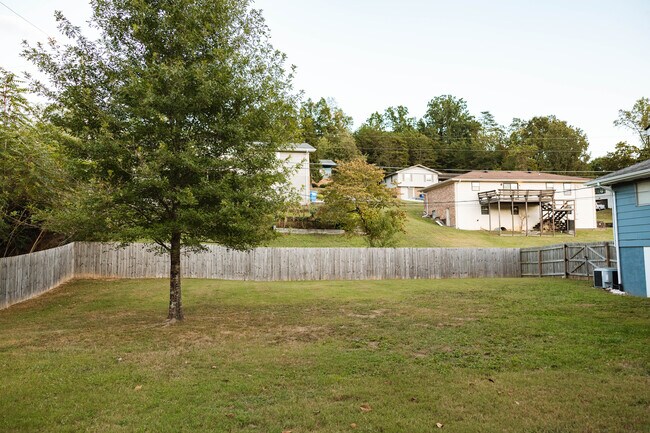 Building Photo - 417 Forest Glen Dr