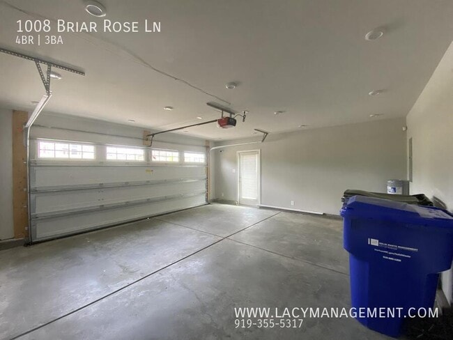 Building Photo - 1008 Briar Rose Ln