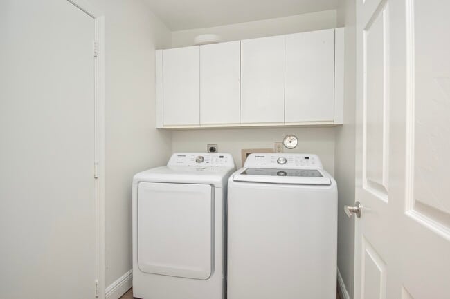 Building Photo - 7794 Villa Nova Dr