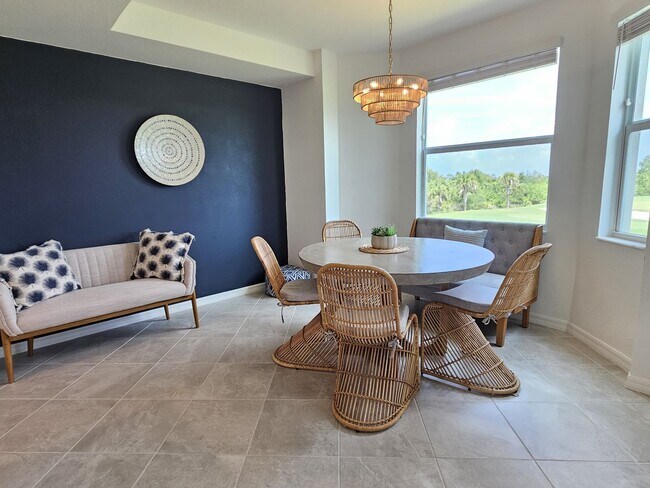 Building Photo - Annual UNFURNISHED or FURNISHED for your convenience: 2 Bedroom 2 Bathroom 2nd Floor Elevator acc...