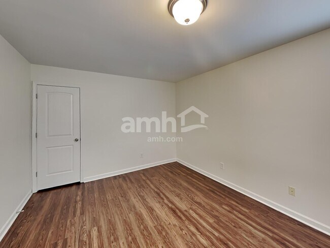 Building Photo - 3318 Diamond Ct