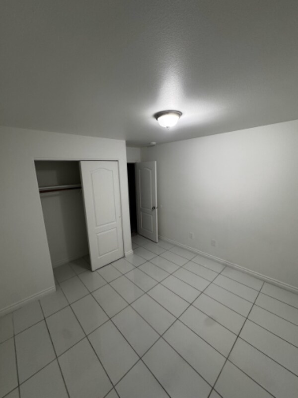 Building Photo - 421 E St NE