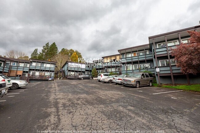 Building Photo - Spacious One Bedroom In Southwest Tigard!