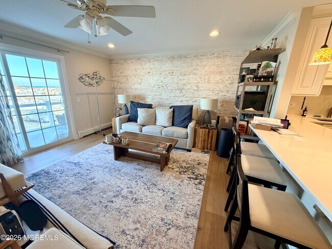 Building Photo - 809 Ocean Ave N