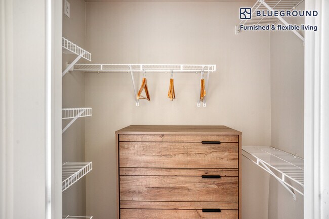 Building Photo - 350 S Jackson St