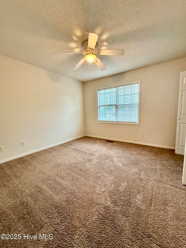 Building Photo - 3930 Sterling Pointe Dr