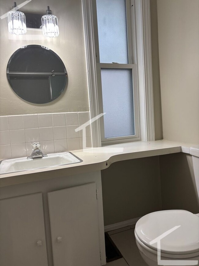 Building Photo - Fabulous 7-Bed/3-Bath in Allston; Great Value for 9/1!