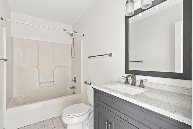 Building Photo - 2 bedroom 1 bathroom