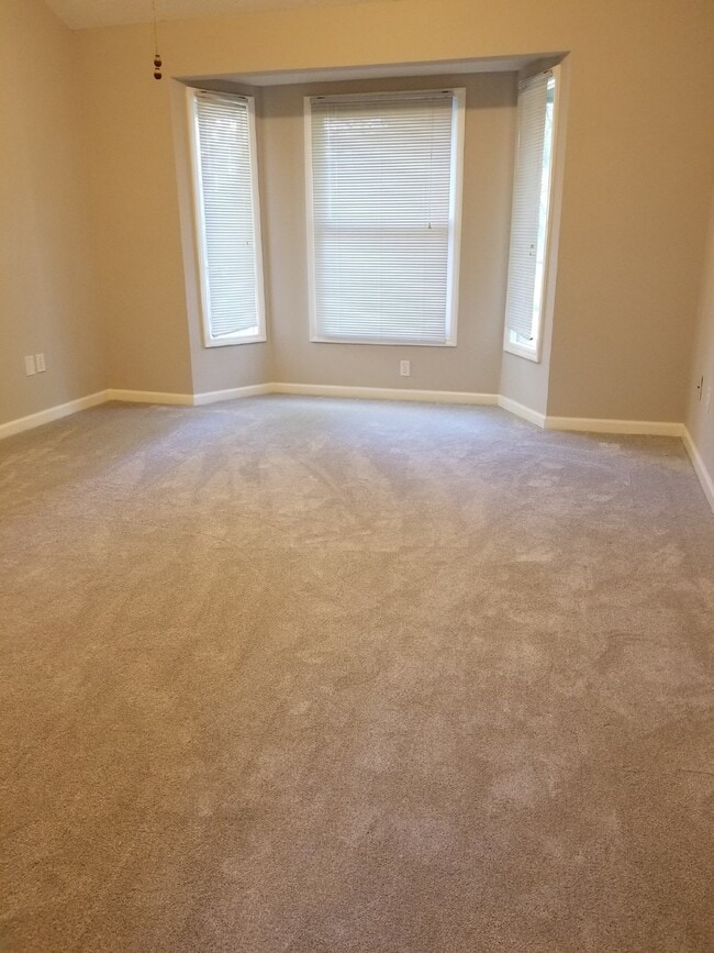Building Photo - Convenient to Hilton Head, Two Bedroom Tow...
