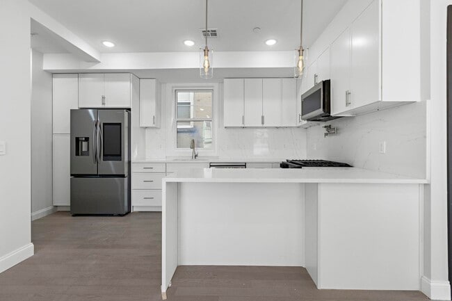 Building Photo - 131 Clifton Pl