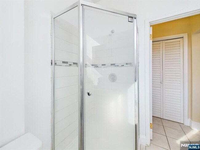 Building Photo - 413-15 Dodd St