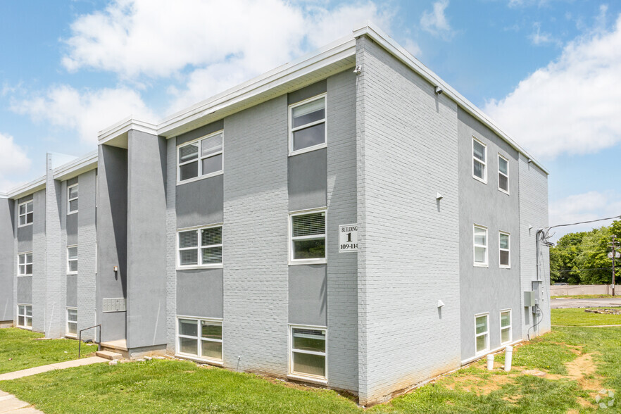 Building Photo - Canoe Creek Apartments