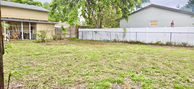 Building Photo - 2325 Johnson St