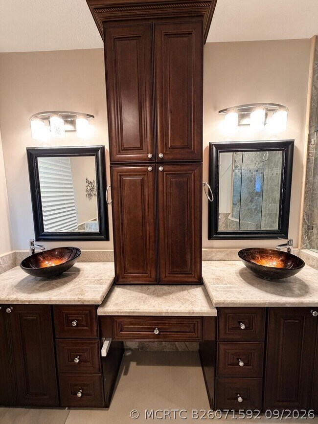 Building Photo - 9525 Cobblestone Creek Dr