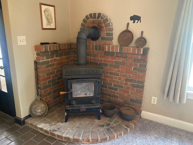 Building Photo - 2617 Maple Ave NE