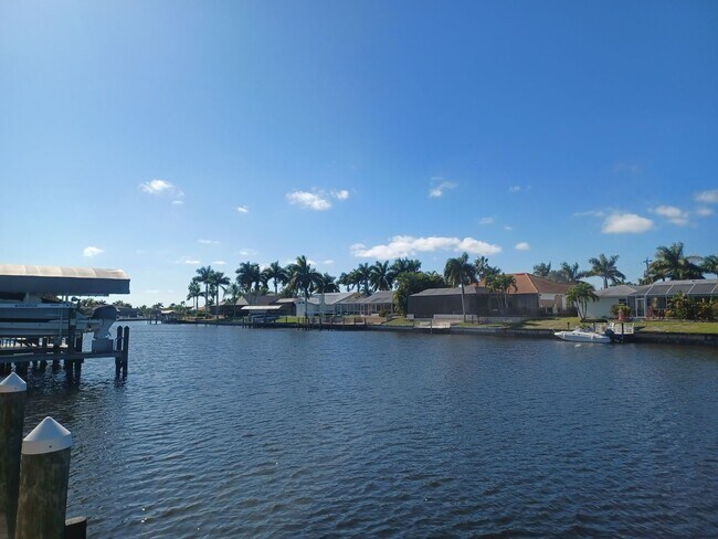 Building Photo - 4416 SW 24th Ave