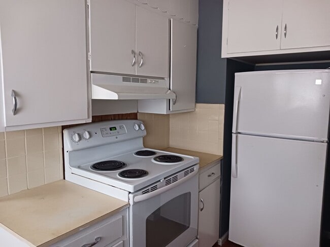 Building Photo - 2500 N 47th St