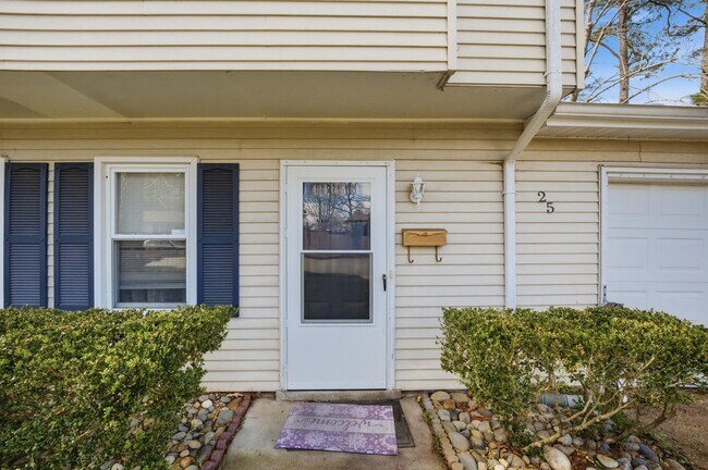 Building Photo - 25 Chowan Pl