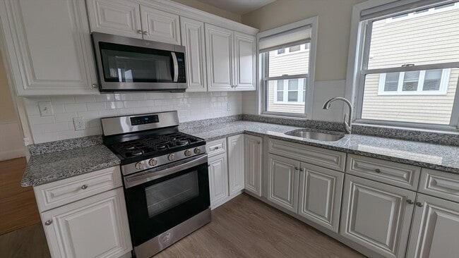 Building Photo - 157 Palmer St