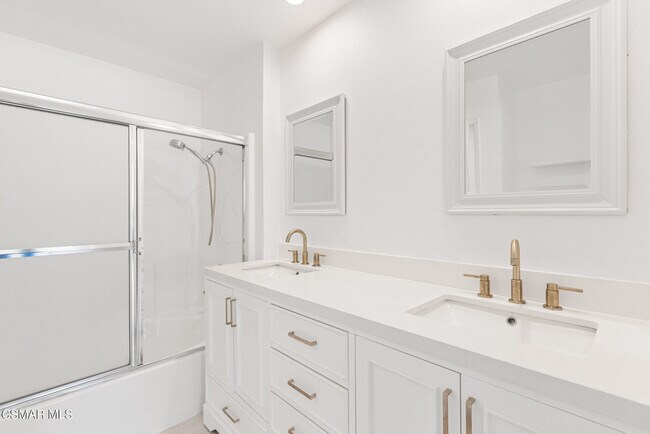 Building Photo - 4220 Lost Hills Rd