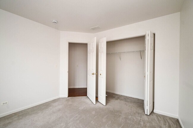 Building Photo - 35 Thomas Ct