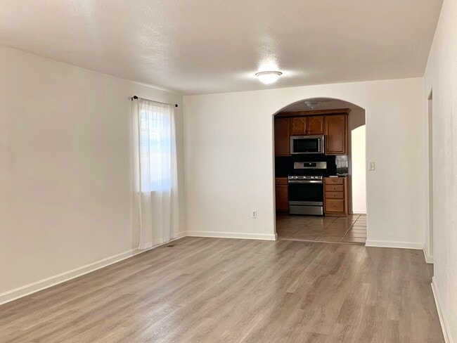 Building Photo - Charming 3 Bedroom Home in Hollister