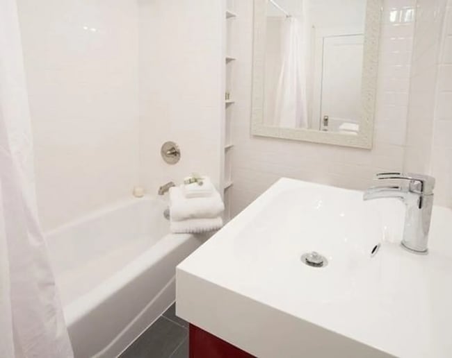 Building Photo - 1528 Mapleton Ave