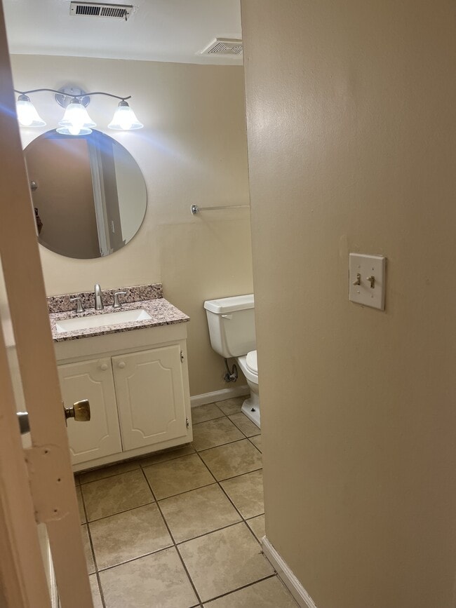 Building Photo - 111 Timber Ln