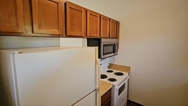 Building Photo - $1150 - Jefferson Square - MOVE IN SPECIAL