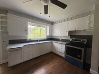 Building Photo - 142 Grove Ave