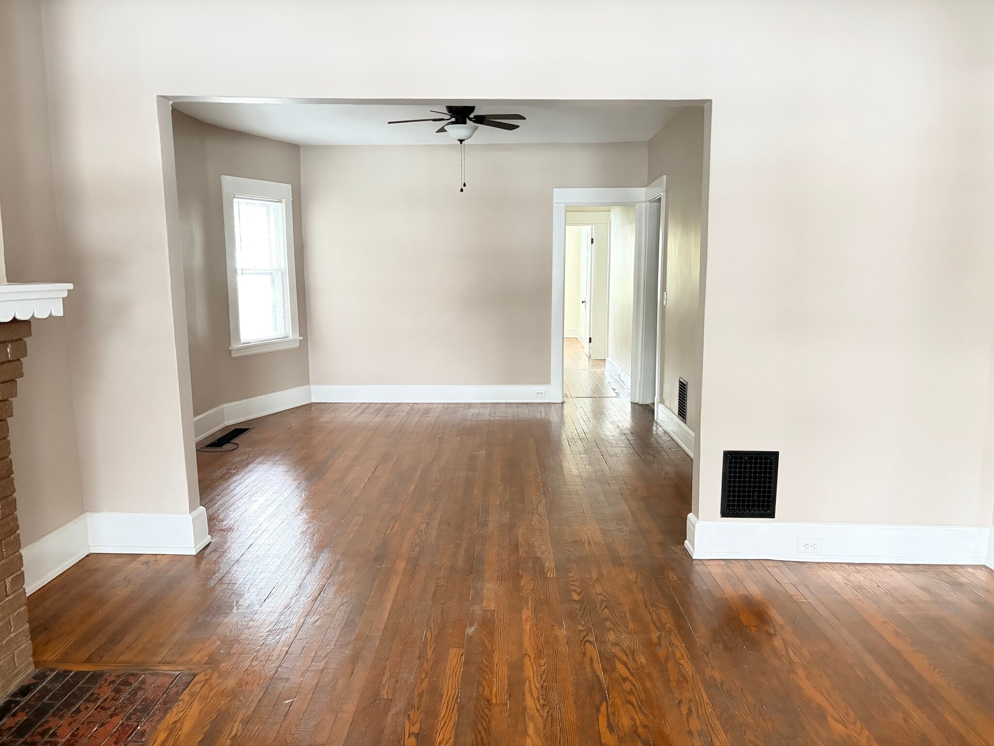 Building Photo - 693 Linwood Ave