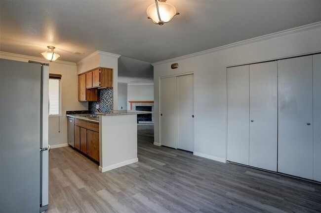 Building Photo - 2 bedroom, 2 bathroom condo for rent in Mo...