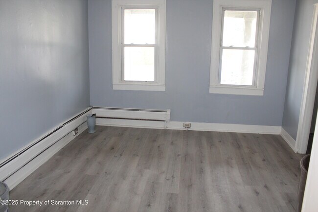 Building Photo - 1507 Luzerne St