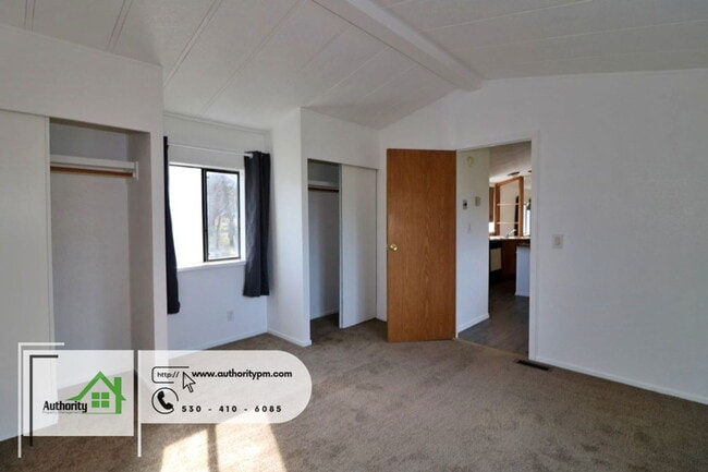 Building Photo - 16359 Hawthorne Ave