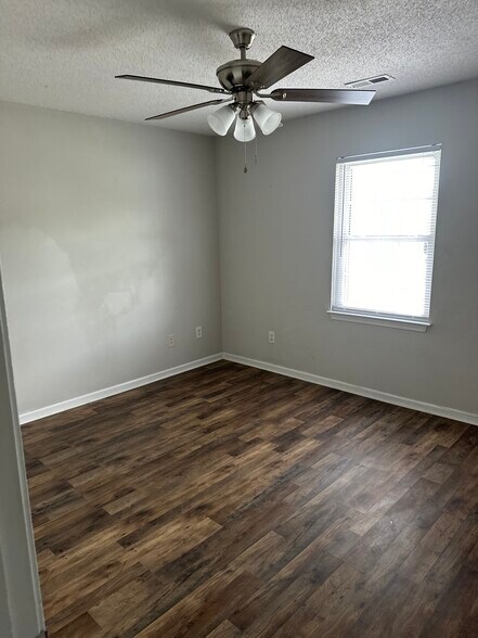 Building Photo - 4340 West Horne Ave