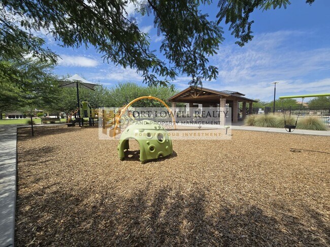 Building Photo - Modern 3 Bed / 2 Bath Home with Open Floor...